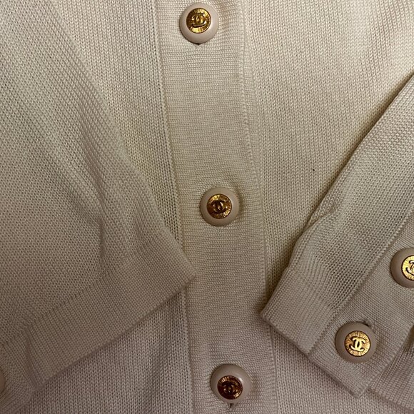 Vintage CHANEL Boutique Cream Knit Cardigan with Gold CC Logo Buttons - Picture 12 of 12